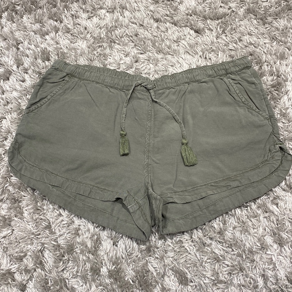 2/$20 ✨ Aerie Olive Green Camp Shorts - Picture 1 of 6